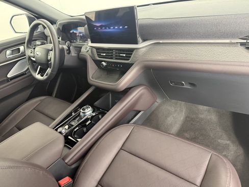 Used 2026 Ford Explorer Platinum AWD/4WD image 11