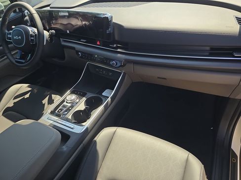 New 2026 Kia Carnival EX FWD image 12