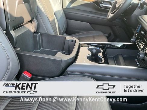 Used 2026 Chevrolet Suburban High Country w/ Sun And Tow Package image 19