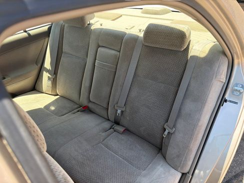 Used 2004 Toyota Camry LE FWD image 12