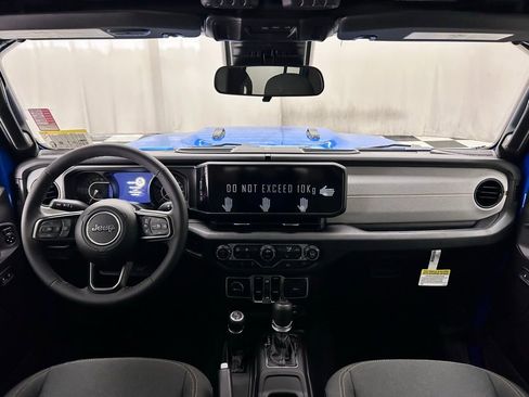 New 2025 Jeep Gladiator Sport image 22