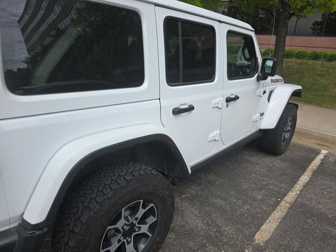 Used 2022 Jeep Wrangler Unlimited Rubicon w/ LED Lighting Group AWD/4WD image 8