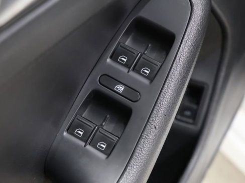 Used 2016 Volkswagen Jetta Sport FWD image 17