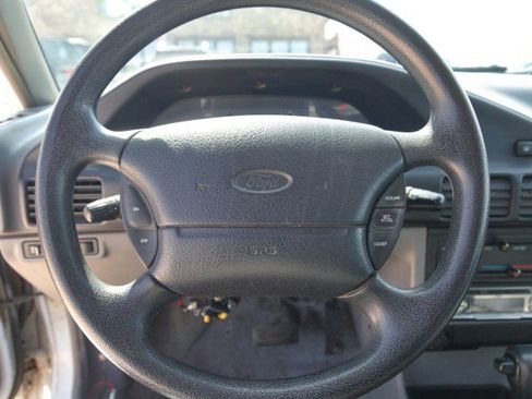 Used 1995 Ford Escort LX FWD image 16