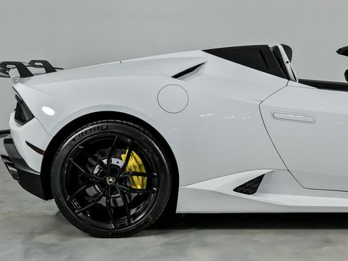 Used 2018 Lamborghini Huracan LP 580-2 image 13