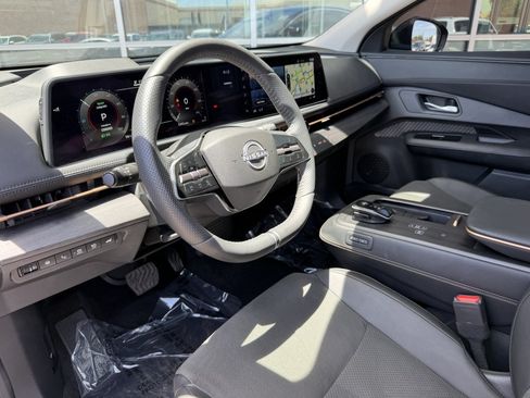 Used 2025 Nissan Ariya FWD image 30