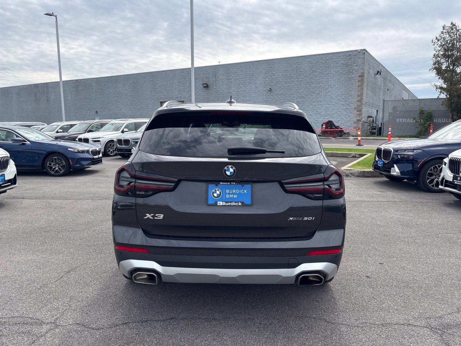 Used 2024 BMW X3 xDrive30i w/ Premium Package AWD/4WD image 5