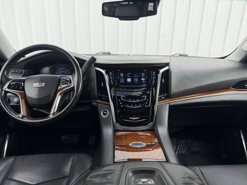 Used 2016 Cadillac Escalade Premium AWD/4WD image 12