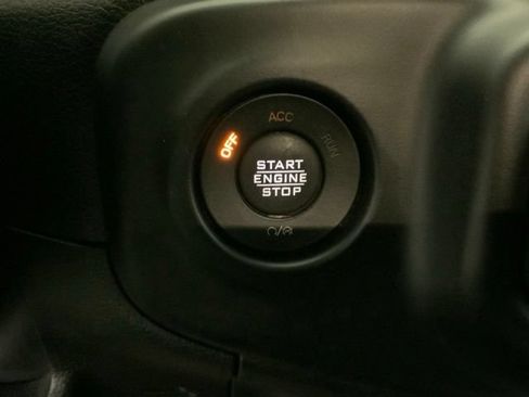 Used 2023 Jeep Wrangler Unlimited Sahara AWD/4WD image 18
