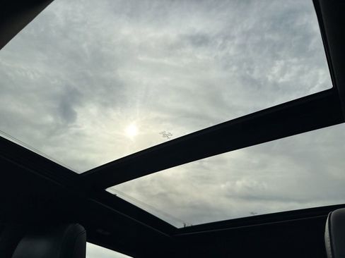 Used 2021 Ford F150 Lariat w/ Equipment Group 502A High image 29