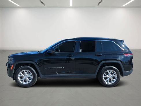 Used 2023 Jeep Grand Cherokee Limited w/ Luxury Tech Group II AWD/4WD image 3