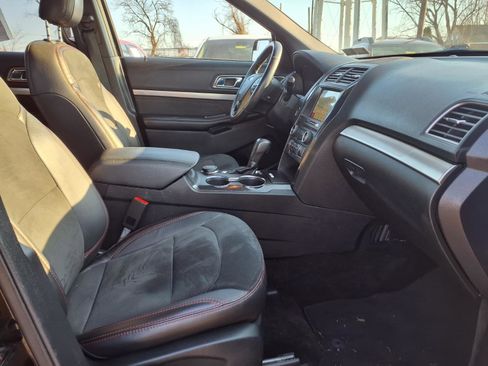 Used 2018 Ford Explorer XLT w/ Equipment Group 202A image 11