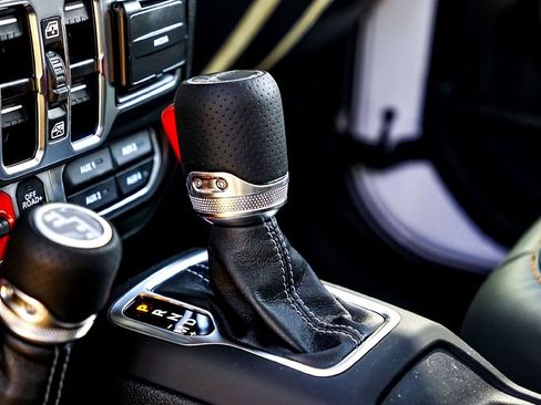 New 2025 Jeep Gladiator Mojave w/ Convenience Group image 17