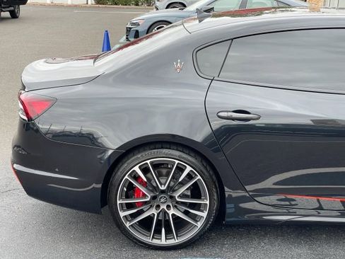 Used 2022 Maserati Quattroporte Trofeo image 20