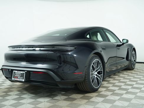 Used 2022 Porsche Taycan RWD image 9