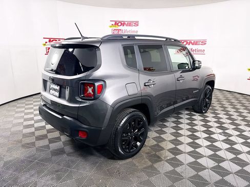 Used 2017 Jeep Renegade Altitude AWD/4WD image 15