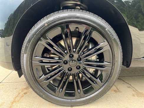 New 2026 Land Rover Range Rover Long Wheelbase SE AWD/4WD image 19