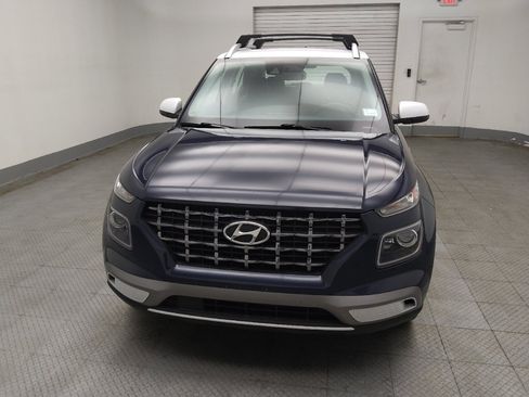 Used 2021 Hyundai Venue FWD image 15