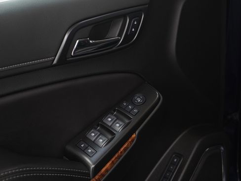 Used 2020 Chevrolet Tahoe Premier w/ Max Trailering Package image 22