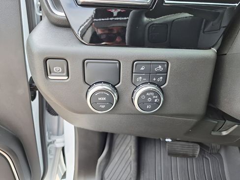 Certified 2024 GMC Sierra 2500 SLT w/ SLT Premium Package RWD image 34