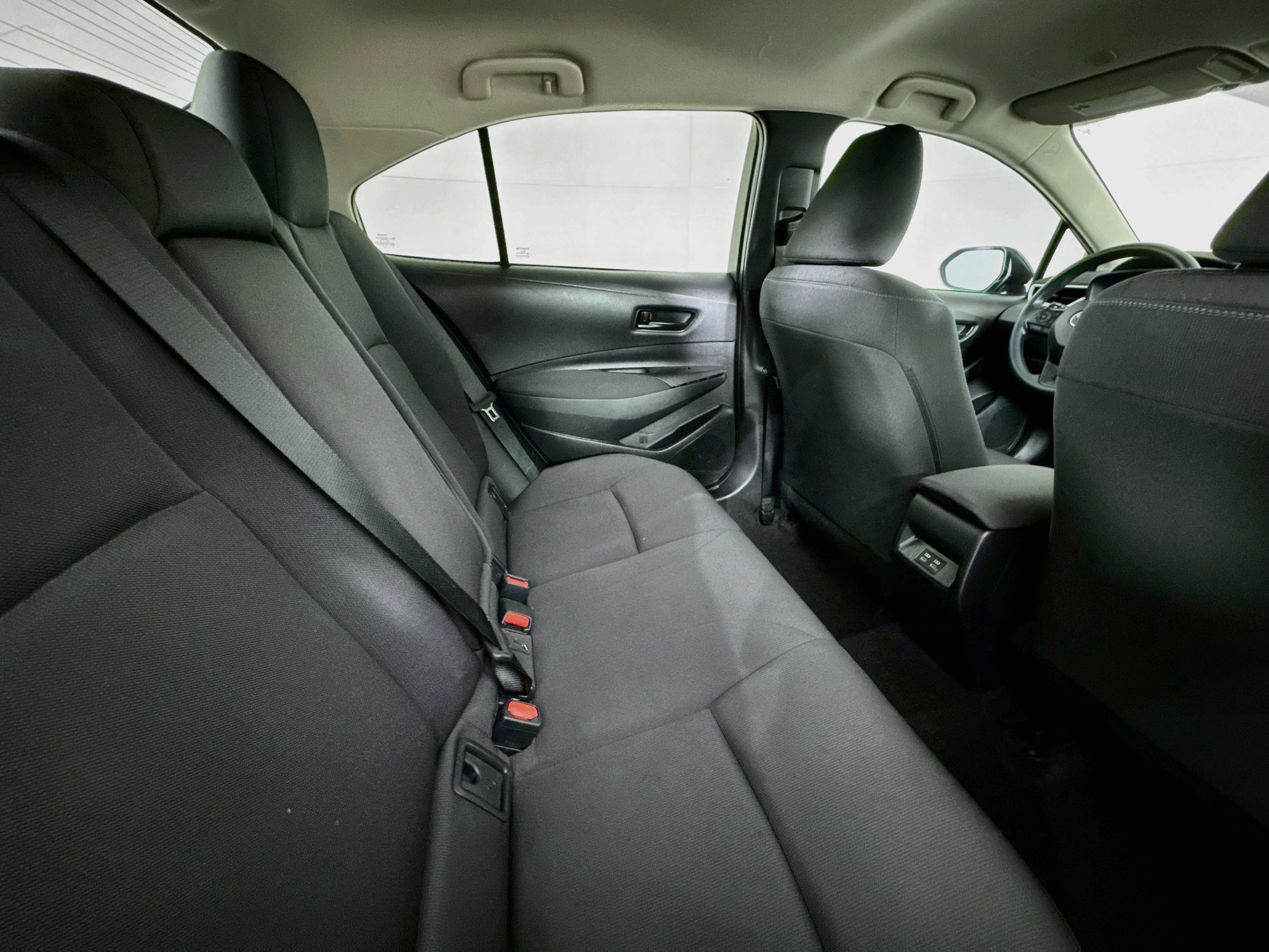 Used 2025 Toyota Corolla LE FWD image 44