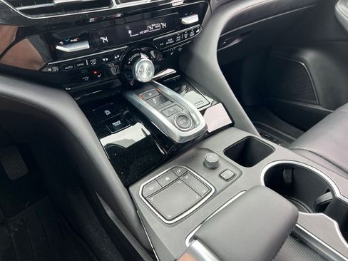 Used 2023 Acura MDX SH-AWD w/ Technology Package image 19