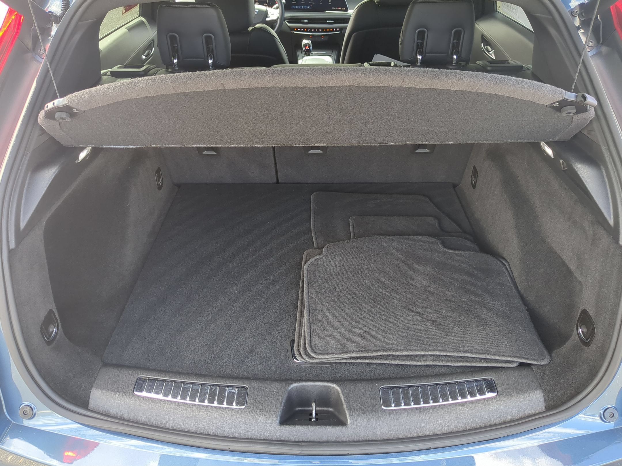 Certified 2025 Cadillac XT4 Premium Luxury AWD/4WD image 25
