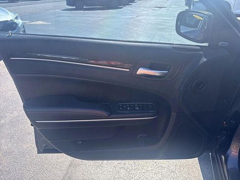Used 2019 Chrysler 300 S RWD image 10