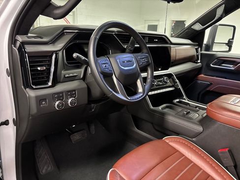Used 2025 GMC Sierra 2500 Denali Ultimate image 30