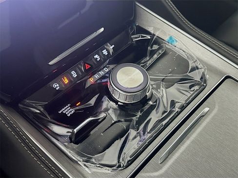 New 2025 Jeep Wagoneer L Series II image 12