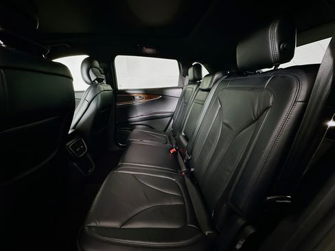 Used 2017 Lincoln MKX Reserve image 28