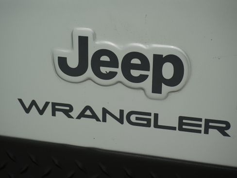 Used 2006 Jeep Wrangler X w/ Premium Audio Group AWD/4WD image 10