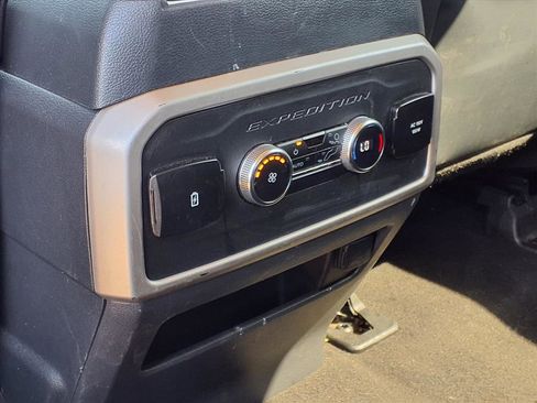 Used 2024 Ford Expedition XLT image 17