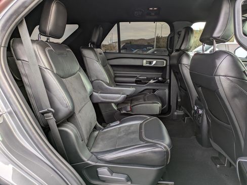 Used 2021 Ford Explorer ST image 30