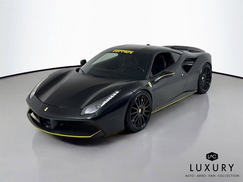 Used 2017 Ferrari 488 GTB image 2