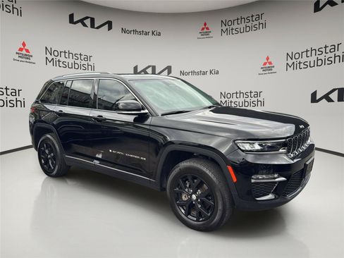 Used 2024 Jeep Grand Cherokee Limited AWD/4WD image 7