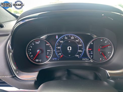 Used 2023 Chevrolet Traverse Premier FWD image 11