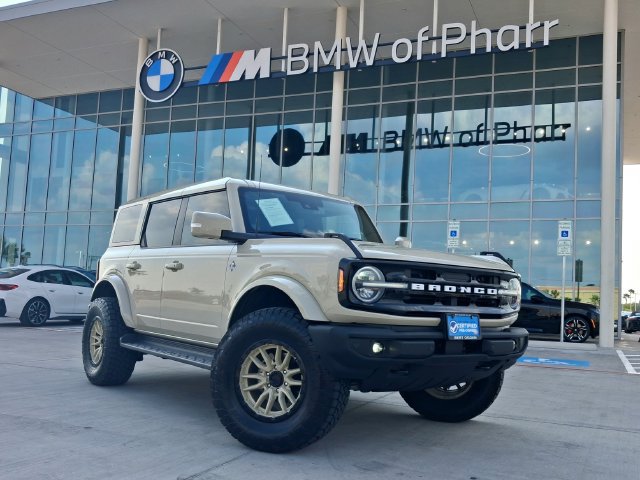 Used 2025 Ford Bronco Outer Banks AWD/4WD image 1
