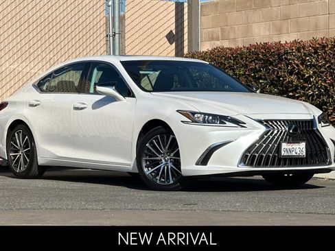 Certified 2024 Lexus ES 350 350 w/ Premium Package image 2