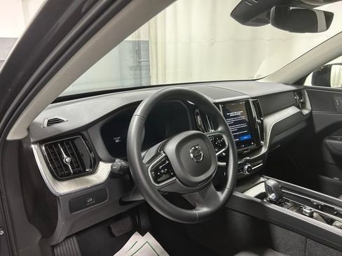 Used 2025 Volvo XC60 B5 Plus AWD/4WD image 10