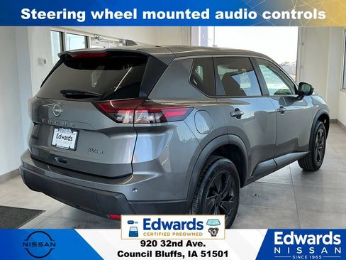 Used 2024 Nissan Rogue SV AWD/4WD image 8