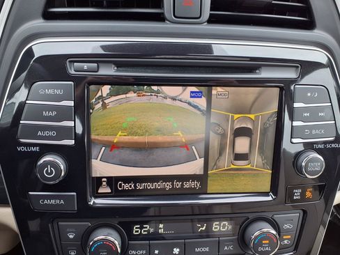 Used 2023 Nissan Maxima Platinum FWD image 6