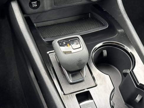 Used 2025 Nissan Rogue SV FWD image 30