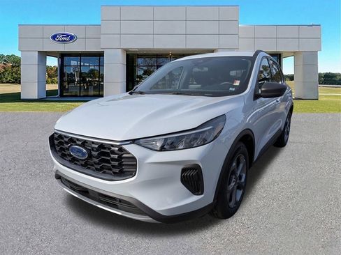 Certified 2025 Ford Escape ST-Line w/ Equipment Group 301A image 8