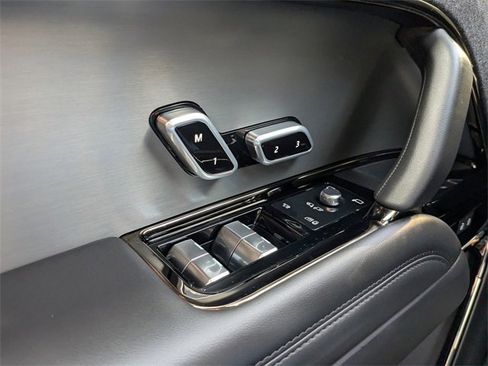 Used 2025 Land Rover Range Rover Sport image 19