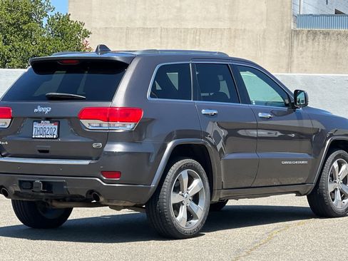 Used 2014 Jeep Grand Cherokee Overland w/ Advanced Technology Group AWD/4WD image 2