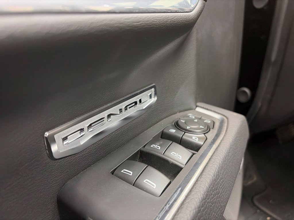 Used 2025 GMC Sierra 1500 Denali AWD/4WD image 28