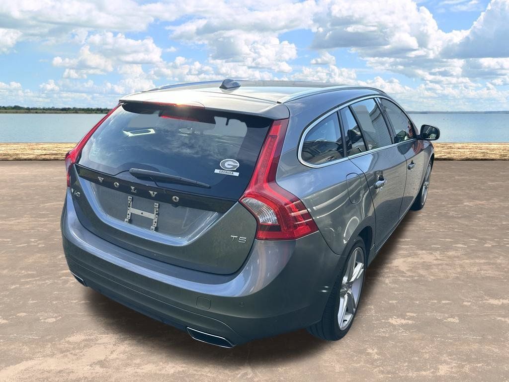 Used 2017 Volvo V60 T5 Premier w/ Convenience Package FWD image 9