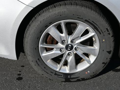 Used 2018 Kia Optima LX image 5