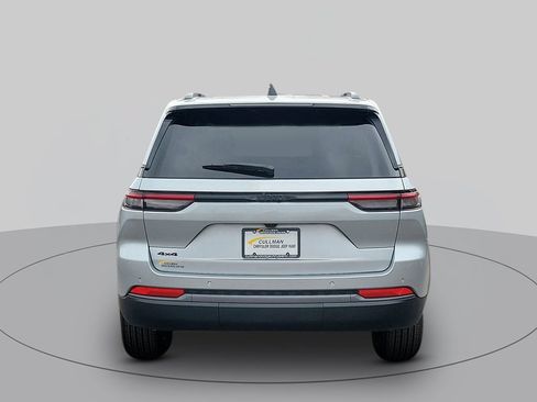New 2026 Jeep Grand Cherokee Altitude AWD/4WD image 4